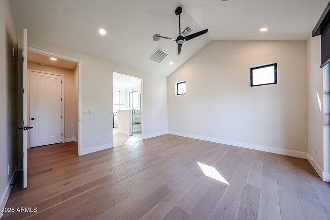 Building Photo - 6314 N 10th Dr