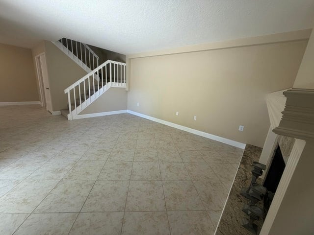Building Photo - 2407 24th Ln