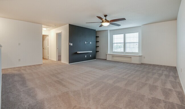 Building Photo - 11905 Fieldcrest Run