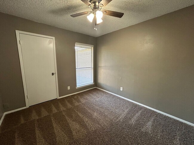 Building Photo - Saginaw Texas Homes for Rent "Eagle Mtn-Sa...