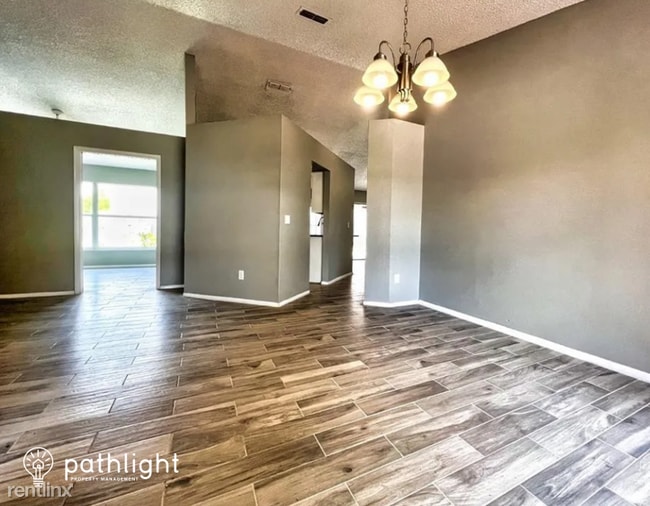 Building Photo - 4 br, 2 bath House - 2923 Pembridge Street...