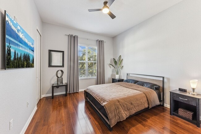 Building Photo - Updated 2/2 with attached 1 car garage right in Baldwin Park!