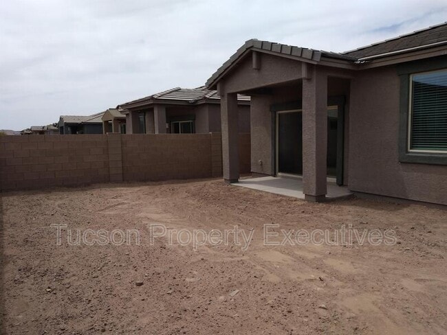 Building Photo - 10683 W Dickerson Dr