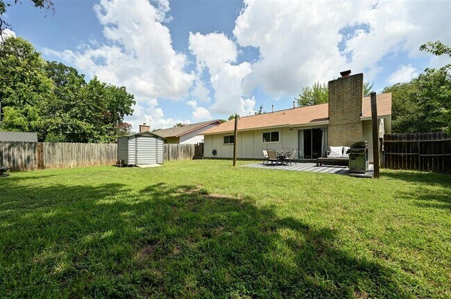 Building Photo - 4613 Cedargrove Dr
