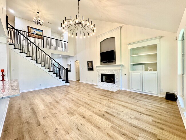 Building Photo - 4 Bedroom/3.5 Bath Rogers Ranch Subdivision