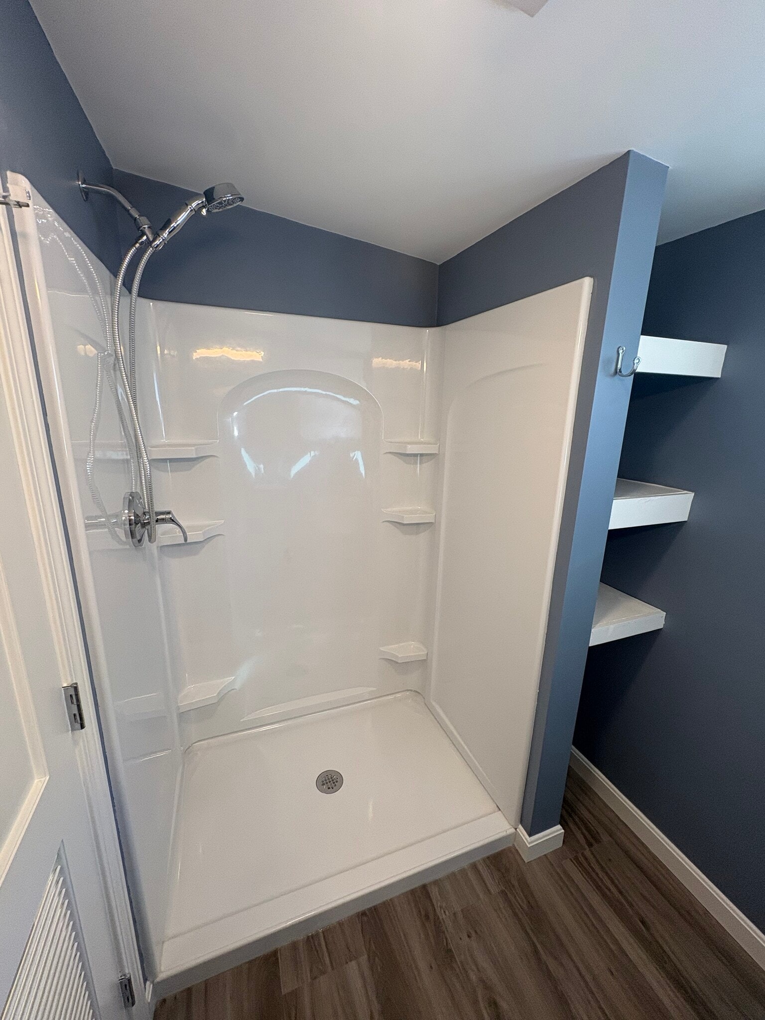 Building Photo - 104 Cable Ave