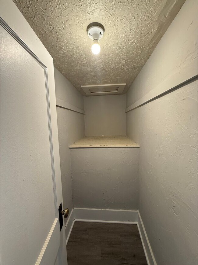 Building Photo - Coming Soon! Section 8 Accepted! Newly Ren...