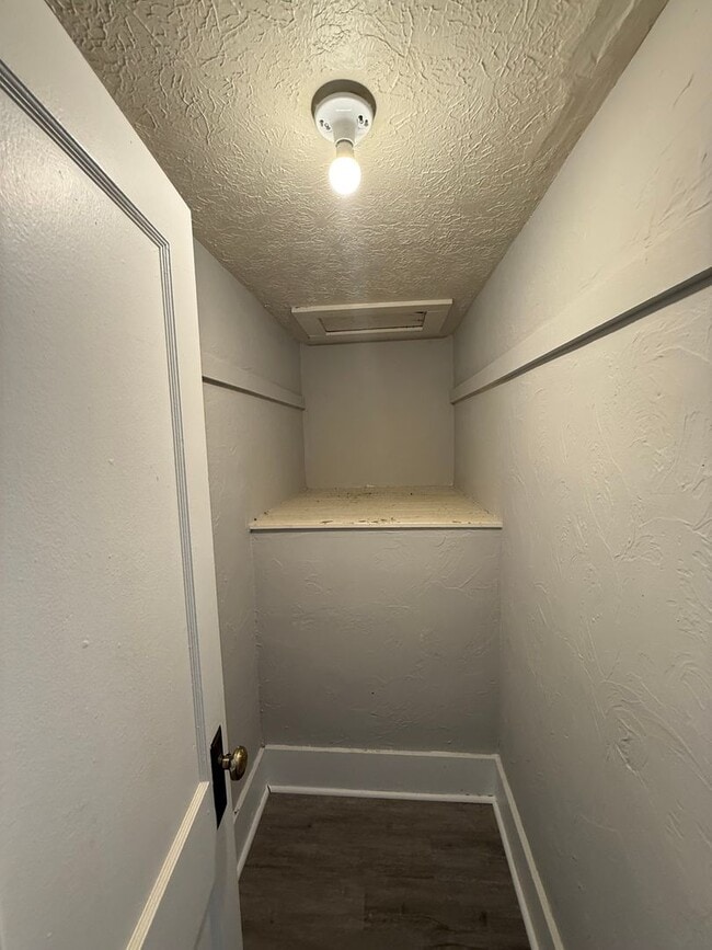 Building Photo - Section 8 and EDEN Accepted!!! Newly Renov...