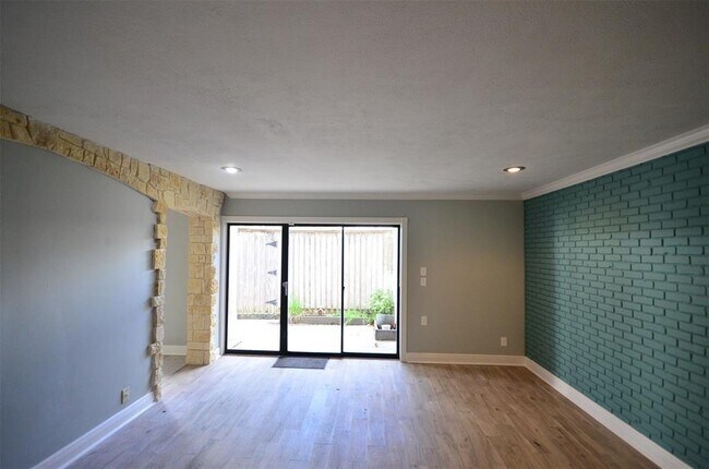 Building Photo - 9103 Braeburn Valley Dr