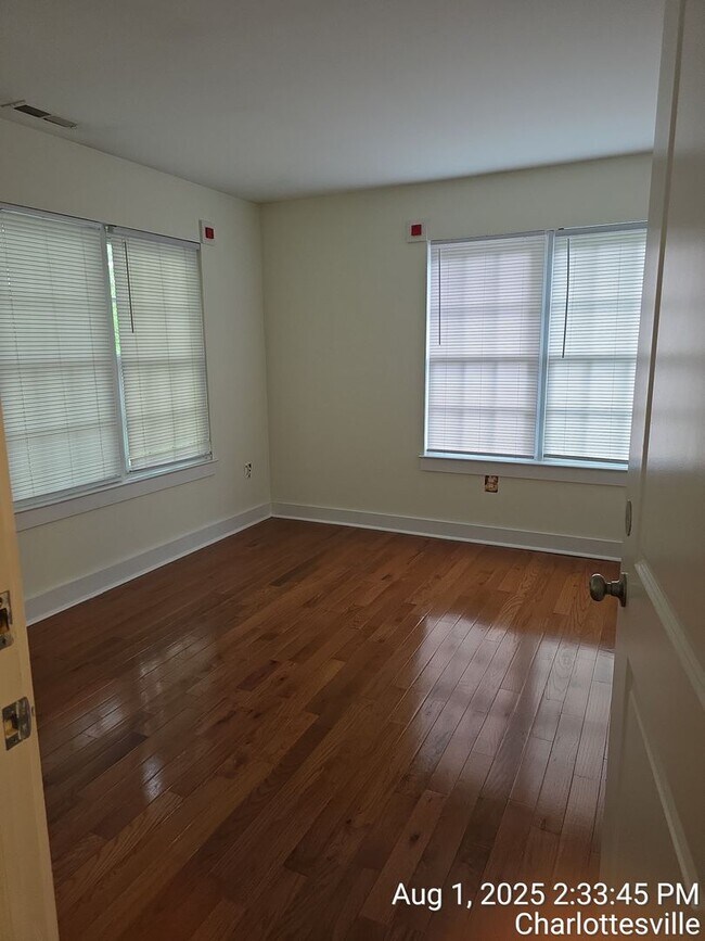 Building Photo - 419 17th St NW