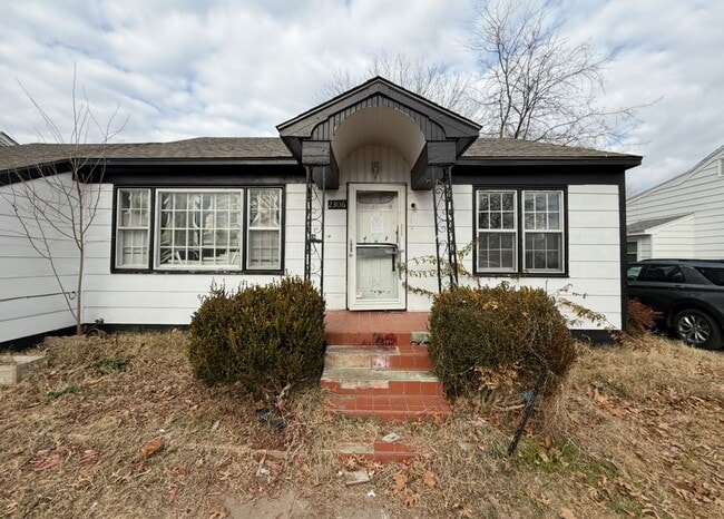 Primary Photo - 2306 Elliott St