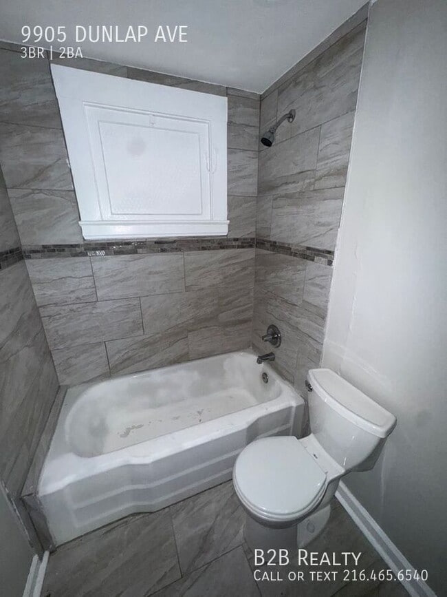 Building Photo - 9905 Dunlap Ave