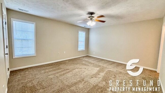Building Photo - 3 Bed, 2.5 Bath Townhome - READY FOR YOU T...
