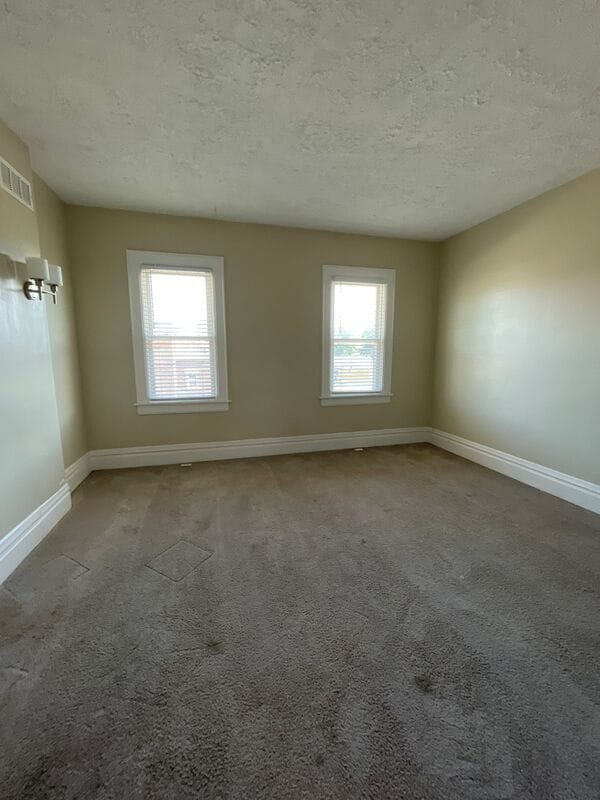 Building Photo - 931-933 E. Whittier Street