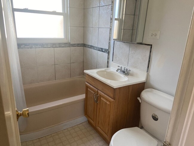 Building Photo - Beautiful 2 bedroom home in Chaffee Park with Huge Studio