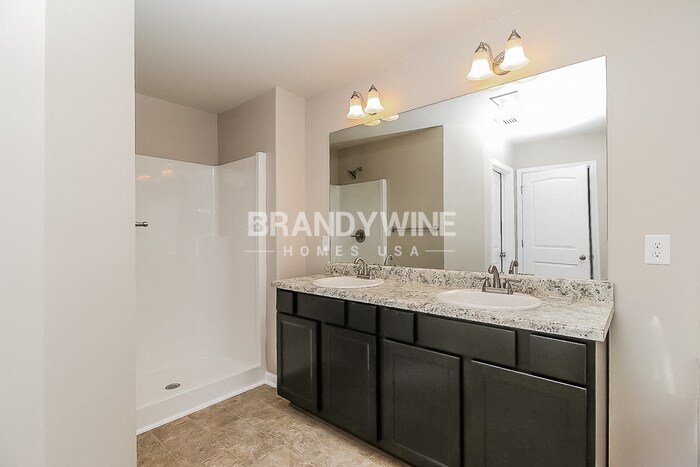 Building Photo - 196 Leland Ln