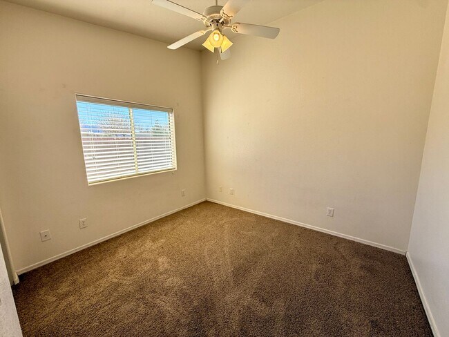 Building Photo - Great 3 bedroom, 2 bathroom home located in a cul-de-sac