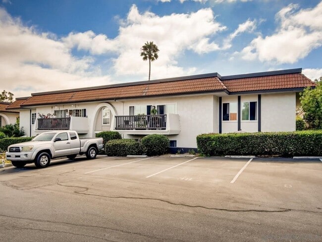 Building Photo - Upgraded 2bd/1ba Condo with Washer/Dryer in unit!