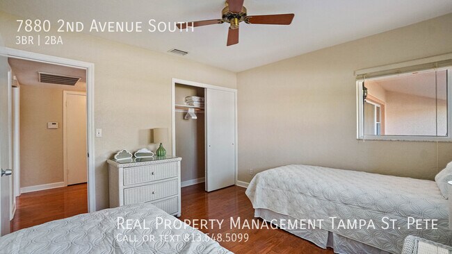 Building Photo - ***Beautiful St Pete Waterfront Home***