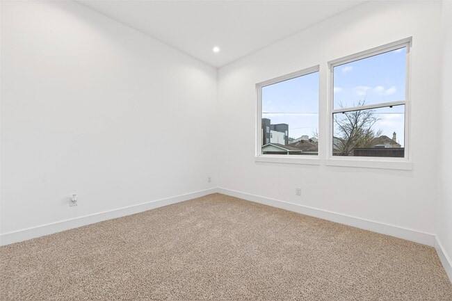 Building Photo - 5841 Dolores St