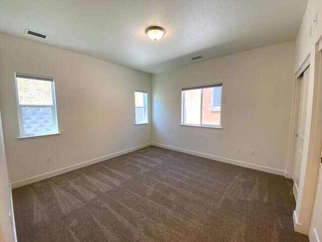Building Photo - Built 2023 NW Reno 3 Bedroom House - Downs...