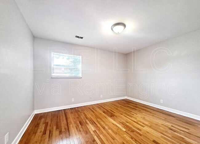Building Photo - 8801 Malvern Hill Rd