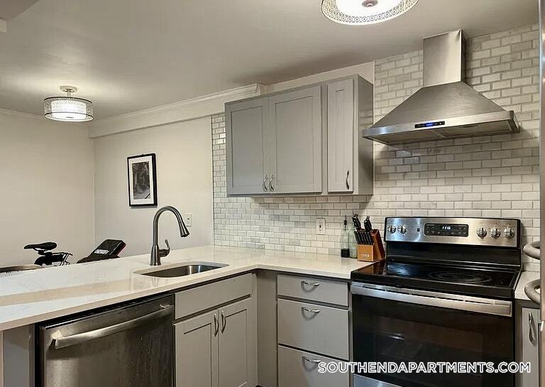 Building Photo - 519 Columbus Ave