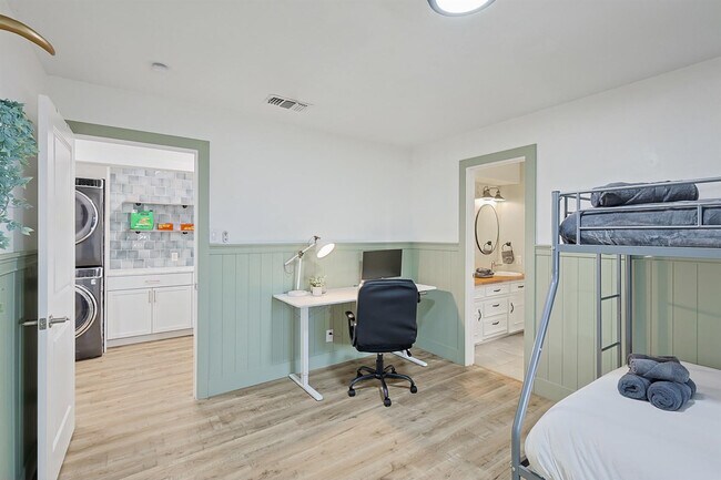 Building Photo - 2368 County Road 852-SI ID1055509P