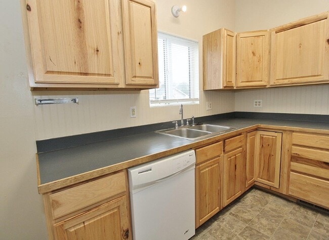 Building Photo - 7149 W Ustick Rd