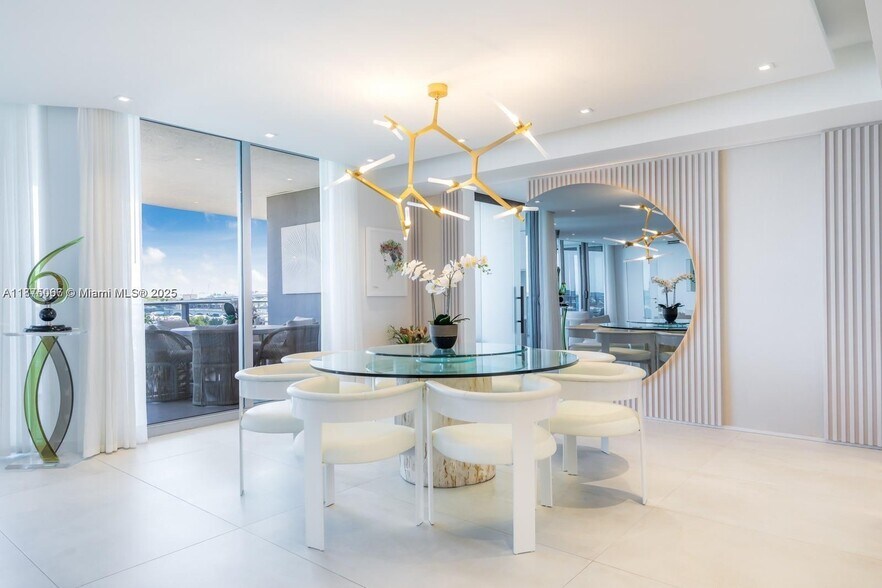 Building Photo - 488 NE 18th St