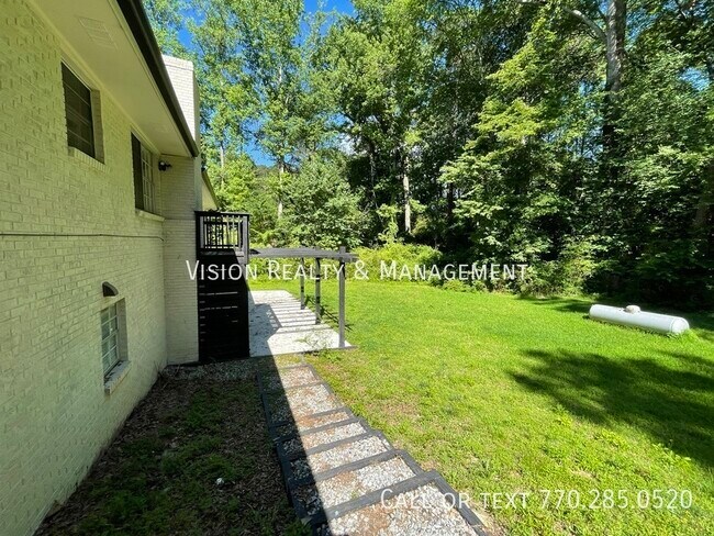 Building Photo - 4125 Flat Shoals Rd