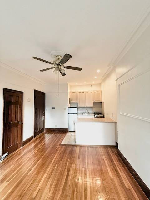 Building Photo - 136 St James Pl