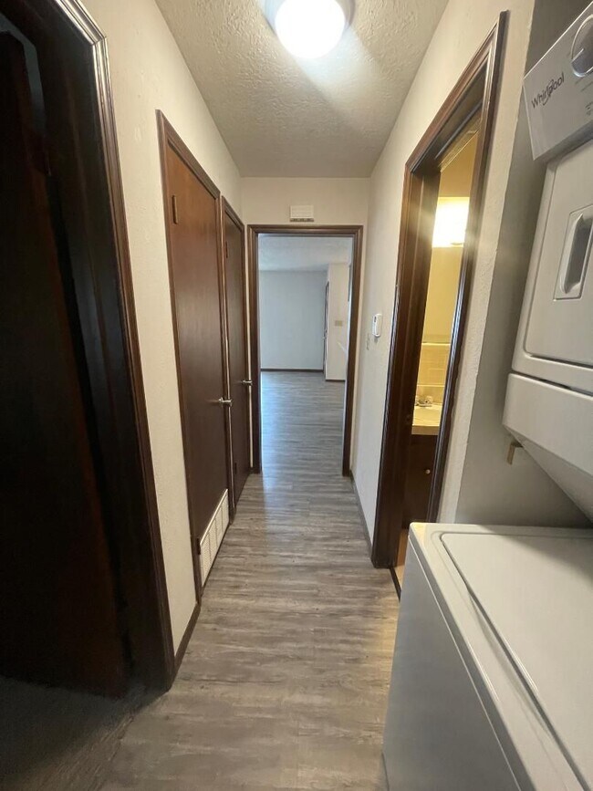 Building Photo - 1412 Rebecca Ln