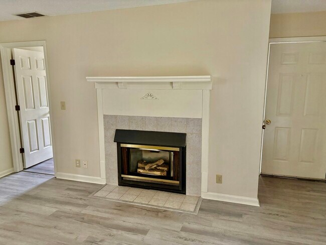 Building Photo - 110 Heywood Rd