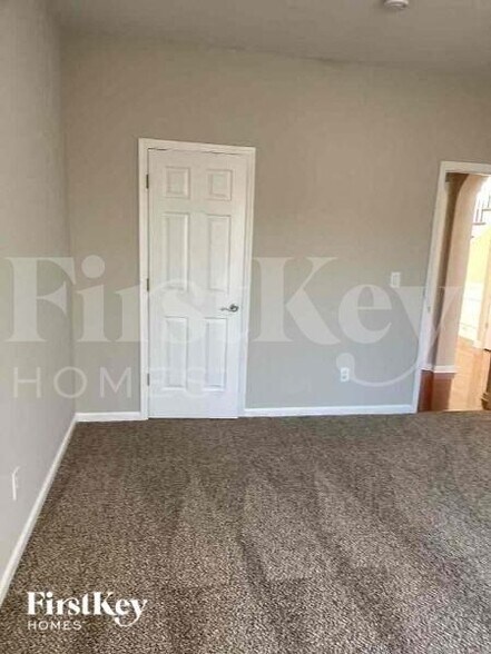 Building Photo - 1157 Fountain Crest Dr