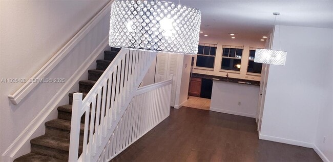 Building Photo - 833 Millbrae Ct