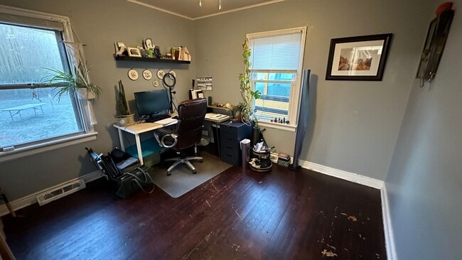 Building Photo - 4 bedroom 2 bath house in Henrico County! All appliances, laundry, central hvac, big yard