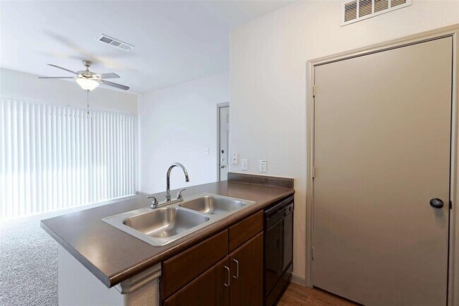 Building Photo - 12800 Center Lake Dr