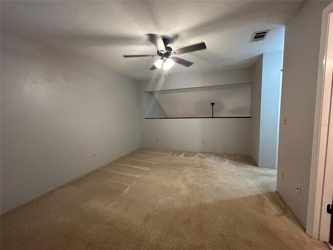 Building Photo - 4406 SW 70th Terrace