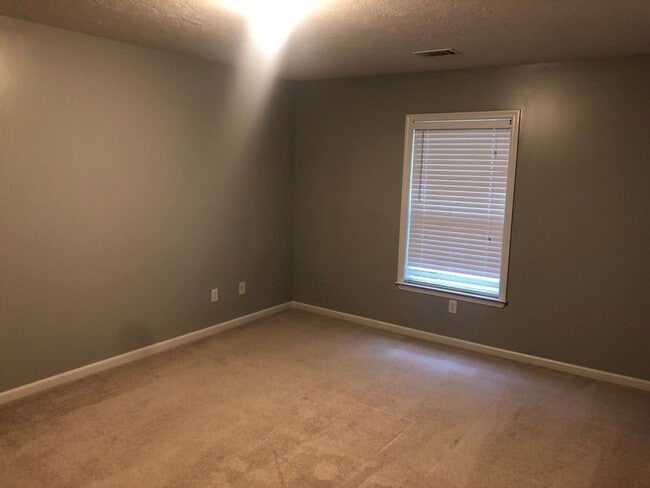 Building Photo - 6005 Sanibel Dr