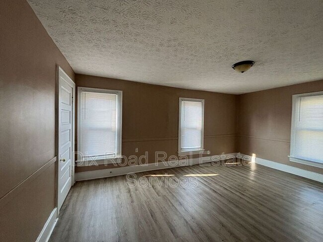 Building Photo - 1903 Tytus Ave