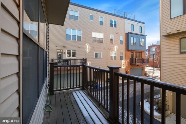 Building Photo - 16560 Crabbs Branch Way