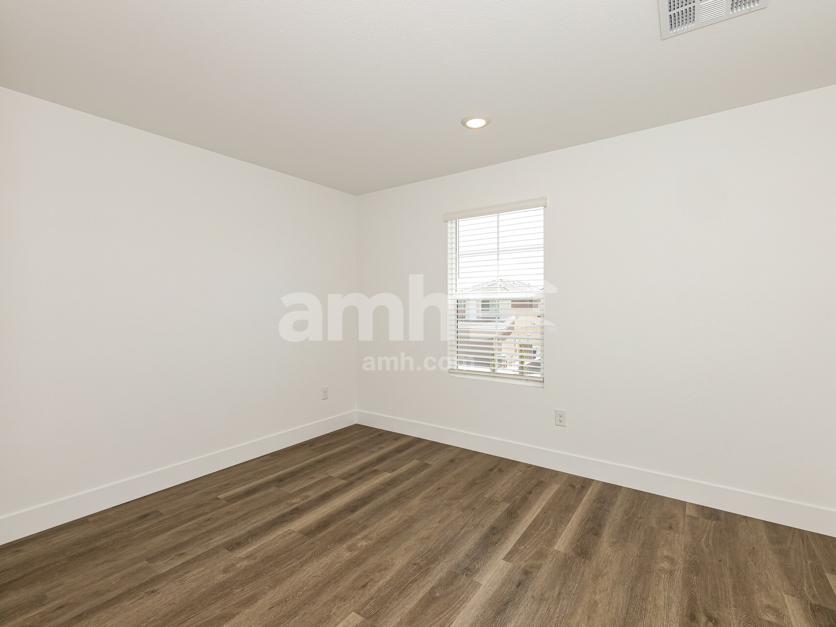 Building Photo - 8738 N Begonia Ct