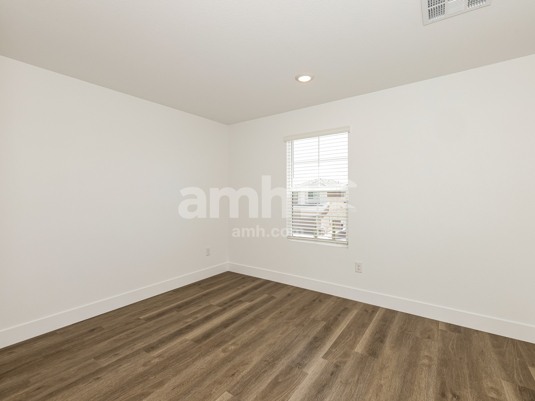 Building Photo - 8750 N Begonia Ct