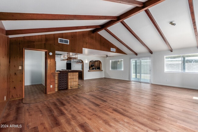 Building Photo - 3827 W Meadow Dr