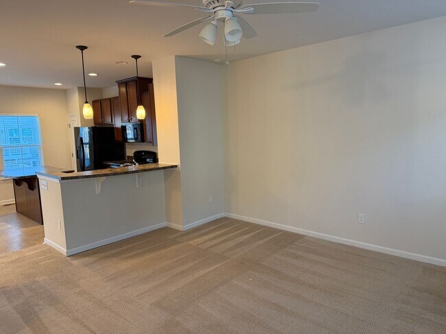 Building Photo - REUNION CONDOMINIUMS