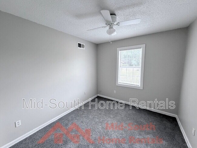 Building Photo - 474 Brockwood Cove