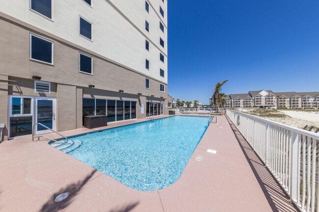 Building Photo - 561 E Beach Blvd