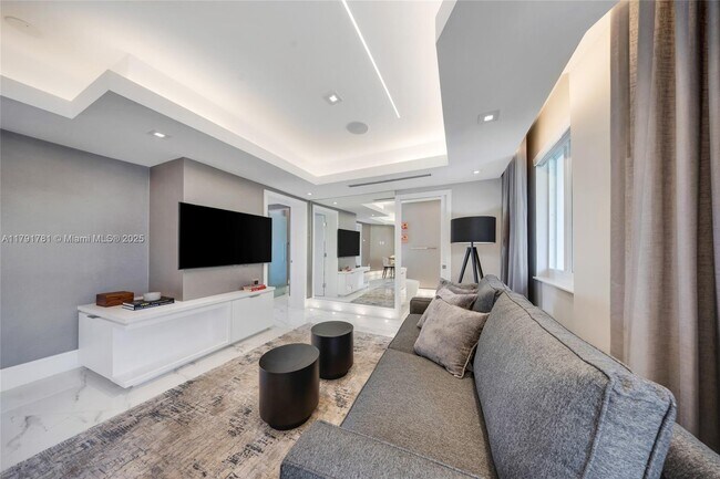 Building Photo - 10190 Collins Ave