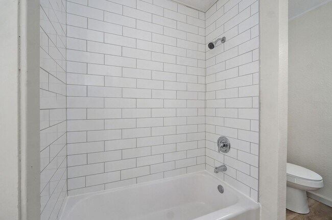 Building Photo - Remodeled 2 bedroom, 1 bathroom home for r...